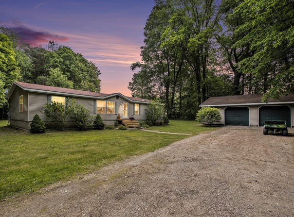 2255 River Road, Hastings, MI 49058