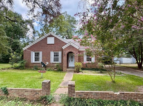 115 W Johnson St, BRUCE, MS 38915