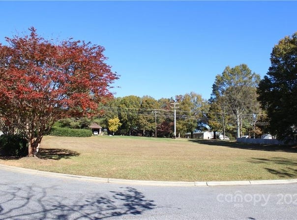 9C Main Avenue W, Taylorsville, NC 28681