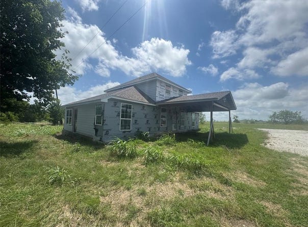 184 County Road 4027, Lott, TX 76656