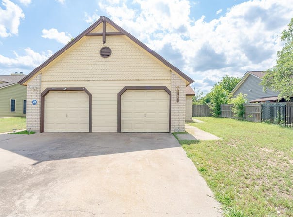 8703 Clearbrook TRL, Austin, TX 78729