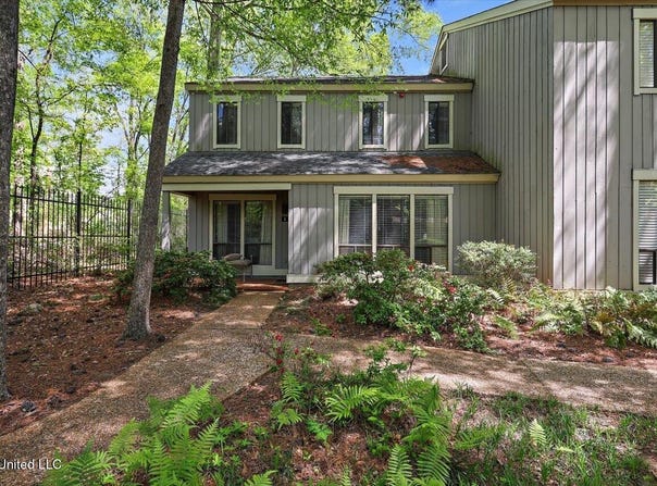 1 Eastbrooke Street, Jackson, MS 39216
