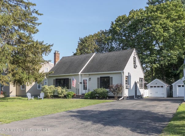 274 Kenwood Avenue, Delmar, NY 12054