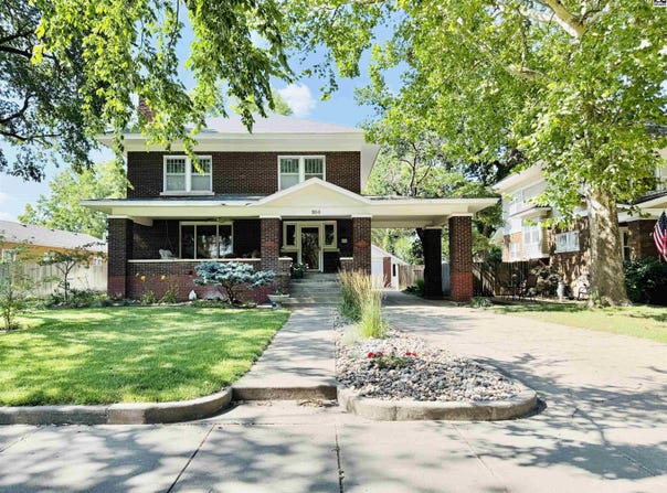 204 Crescent Blvd, Hutchinson, KS 67502