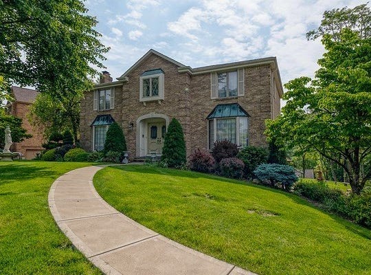 401 Chelsea Dr, Jefferson Hills, PA 15025