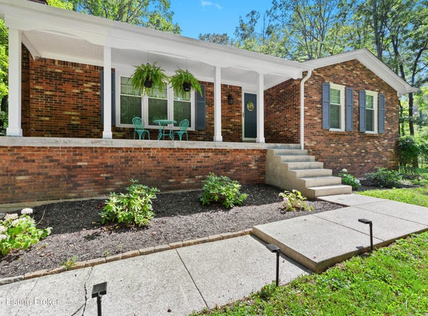 5312 Barkwood Dr, La Grange, KY 40031