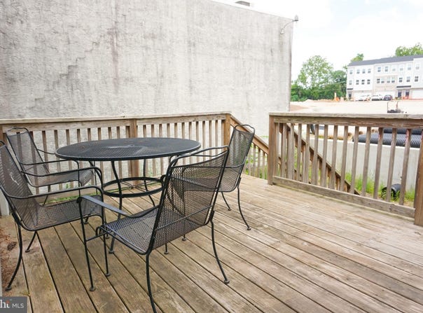 41 W FRONT STREET, BRIDGEPORT, PA 19405
