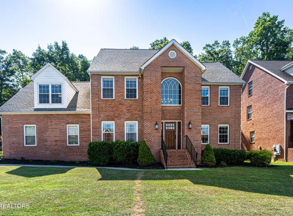 924 Crown Ridge Lane, Powell, TN 37849
