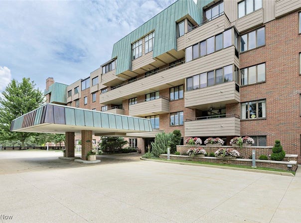 5200 Three Village Drive unit: Llb, Lyndhurst, OH 44124