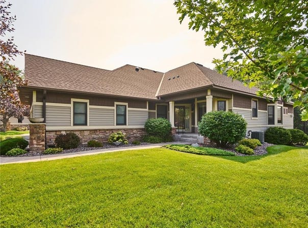 1315 Holly Avenue N, Oakdale, MN 55128