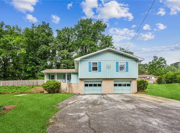 6889 Kingsboro Drive, Lithia Springs, GA 30122
