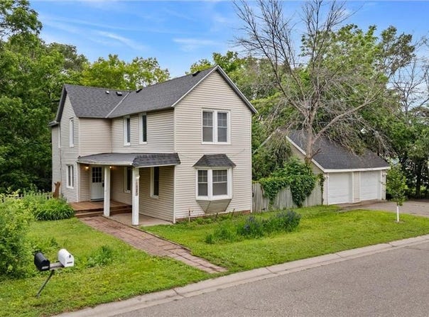 1889 Clarence Street, Maplewood, MN 55109