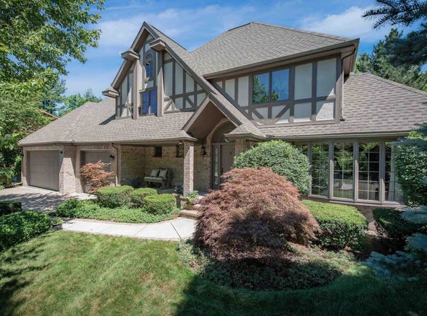 1501 Winchester, Midland, MI 48640