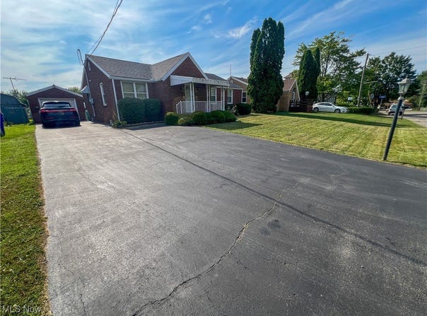 2031 Lisbon Street, East Liverpool, OH 43920