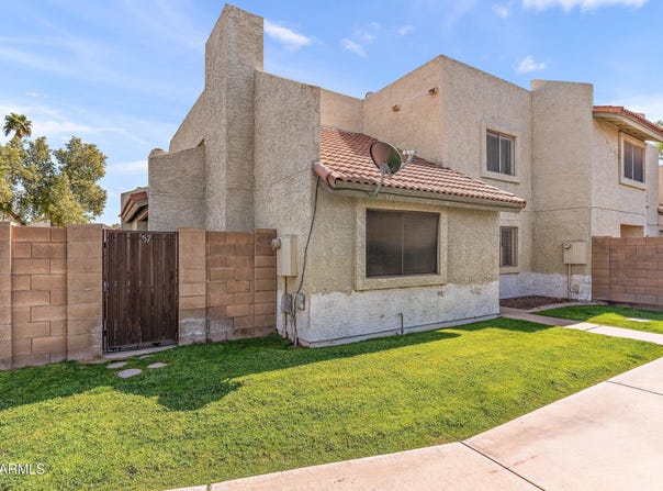 222 W BROWN Road, Mesa, AZ 85201