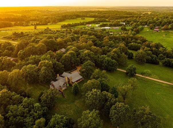 808 Long State Highway Y, Marshfield, MO 65706