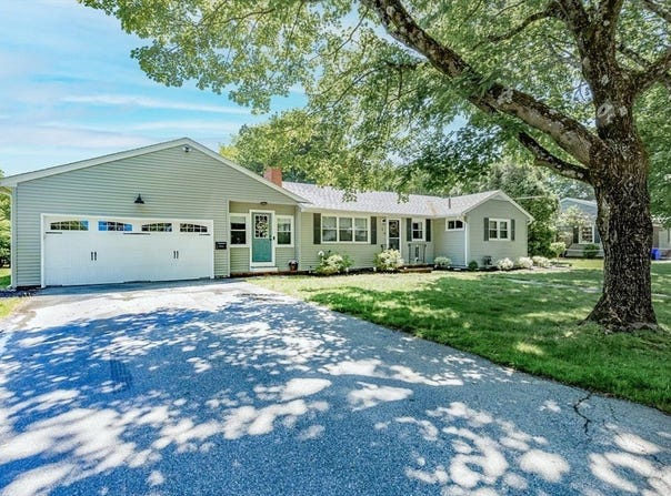 2 Amherst Rd, Andover, MA 01810