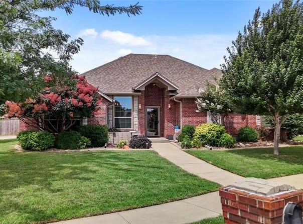 2329 Chase Way, Yukon, OK 73099