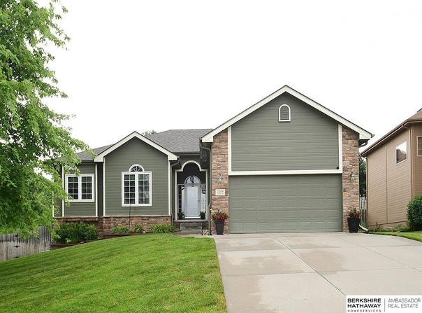 16108 Adams Street, Omaha, NE 68135