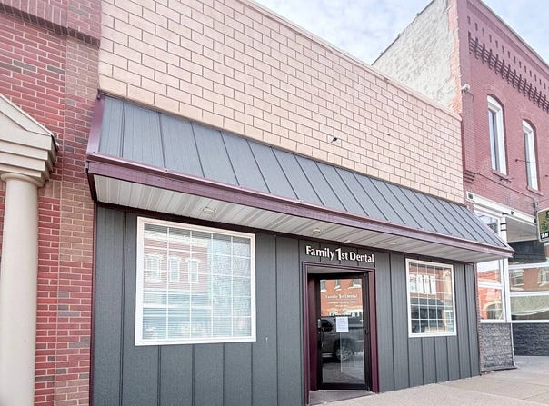 406 W. Locust Ave., Plainview, NE 68769