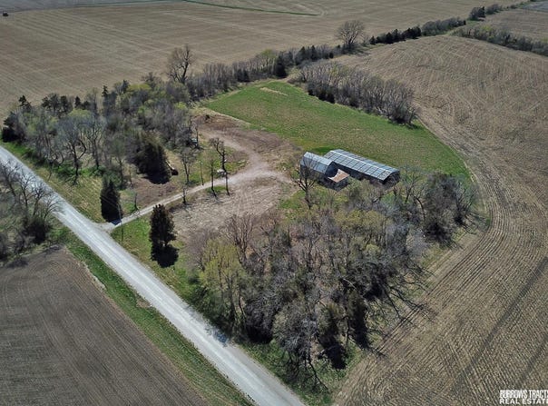720 310th Street, Elmwood, NE 68349
