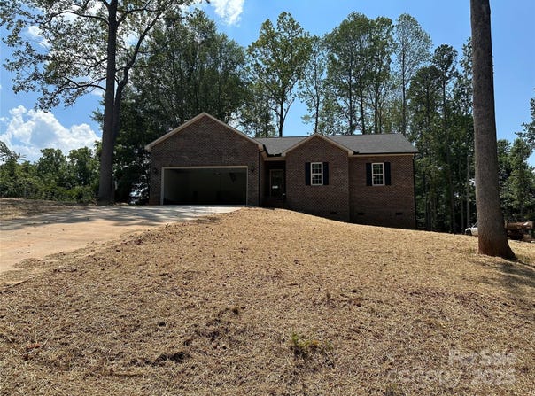 1045 Long Drive, Newton, NC 28658