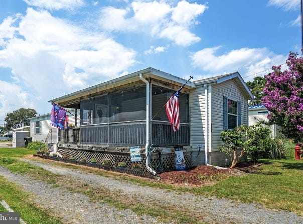 5328 MERRITT DR, CHINCOTEAGUE ISLAND, VA 23336