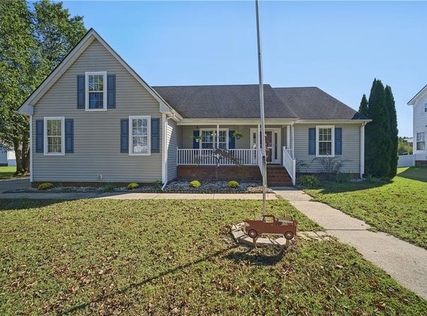 106 ELIZABETH Circle, Moyock, NC 27958