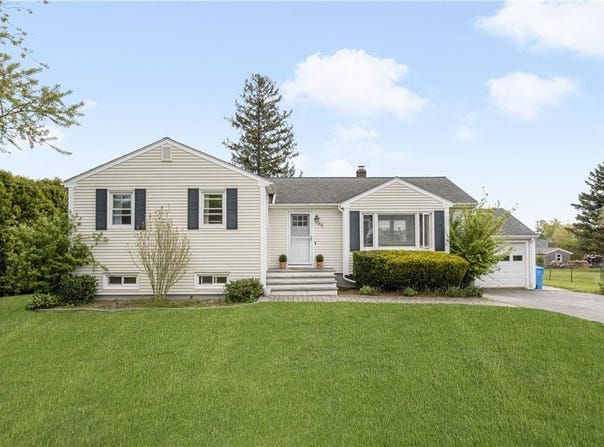45 Harvey Road, Middletown, RI 02842
