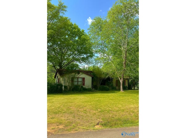 3177 Huckaby Bridge Road, Hartselle, AL 35640