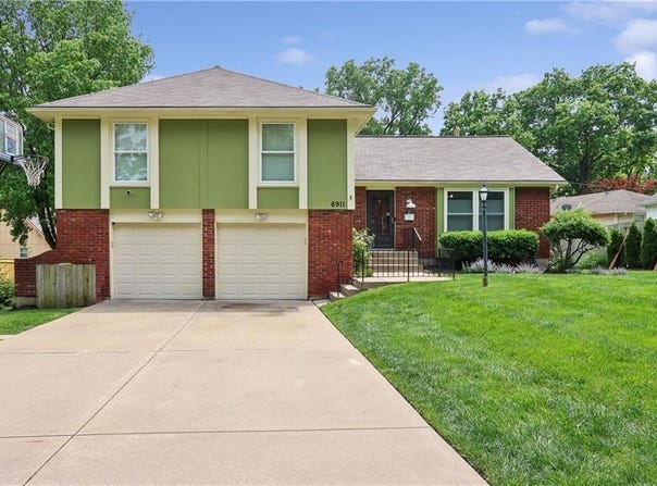 6911 E 128th Street, Grandview, MO 64030