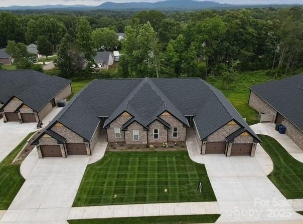 3361 48th Avenue NE, Hickory, NC 28601