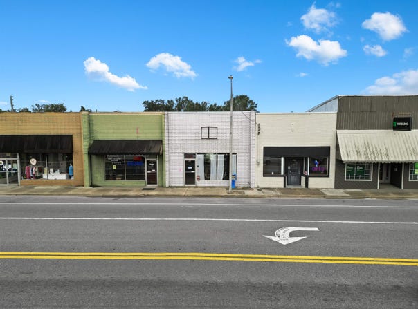 20737 E Central Avenue, Blountstown, FL 32424
