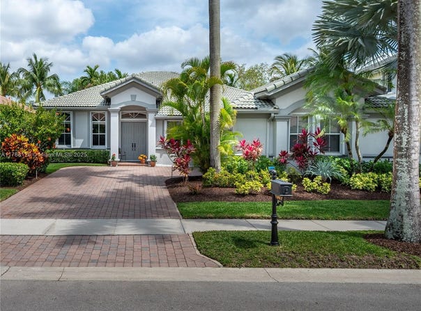1967 Timberline Rd, Weston, FL 33327