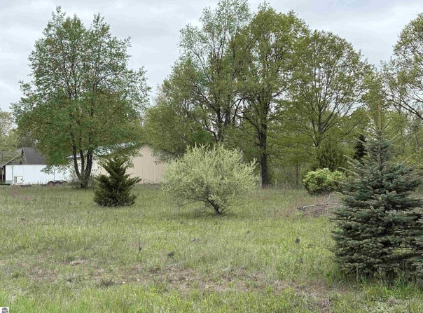 1053,1055,1057 Bonanza Lane, Weidman, MI 48893