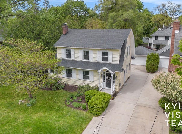 933 Orchard Avenue SE, East Grand Rapids, MI 49506