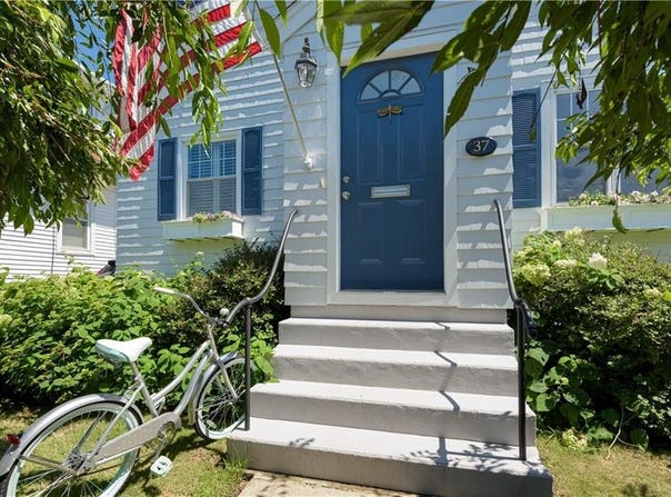 37 Almy Street, Newport, RI 02840