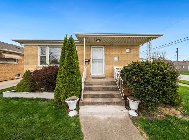 525 Mackinaw Avenue, Calumet City, IL 60409