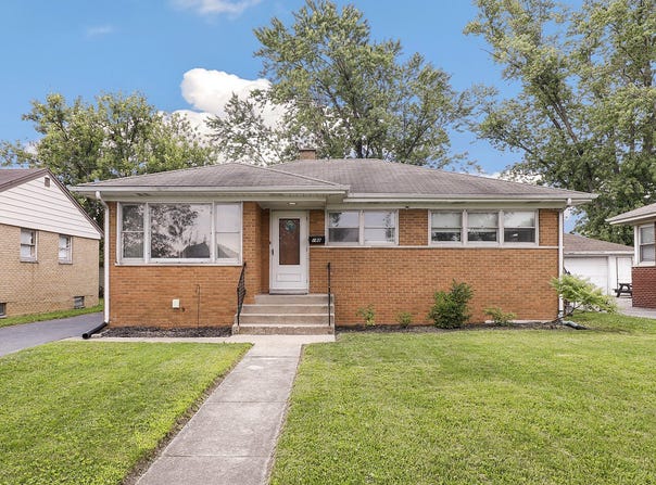 188 W 29th Place, South Chicago Heights, IL 60411