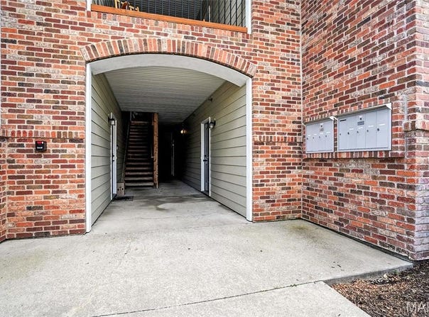 27 N Grace Lane, Columbia, MO 65201