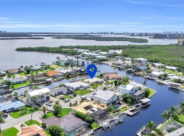 25 Palmview, FORT MYERS BEACH, FL 33931