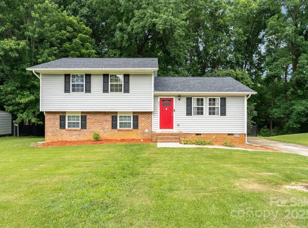 611 King Arthur Drive, Gastonia, NC 28056
