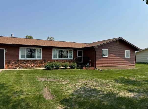 1370 98th St NE, Bottineau, ND 58318