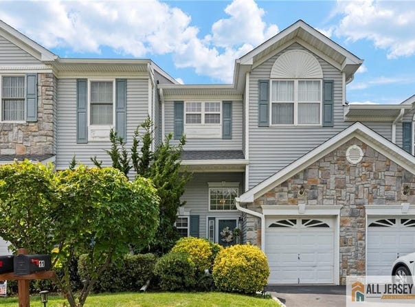 11 Rondell Lane, South Amboy, NJ 08879