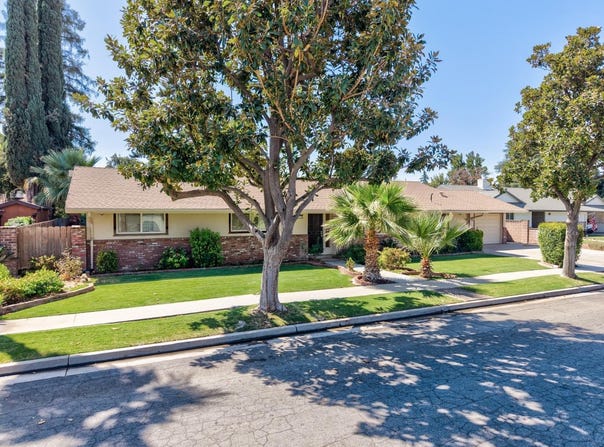 5170 E Huntington, Fresno, CA 93727