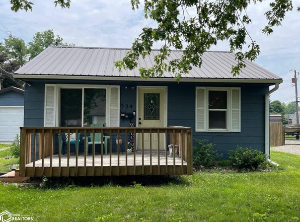 324 11th Avenue, Grinnell, IA 50112