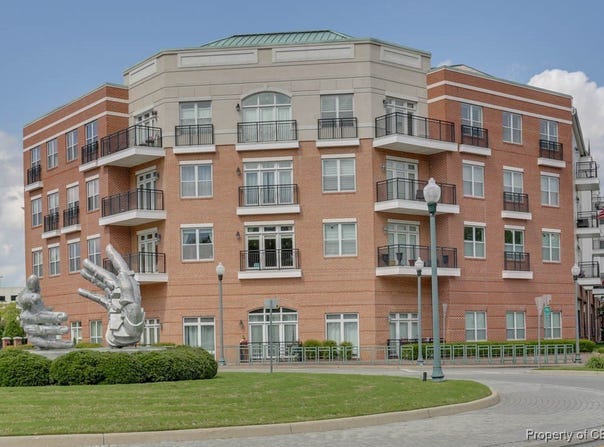 670  Town Center Dr Unit#418, Newport News, VA 23606