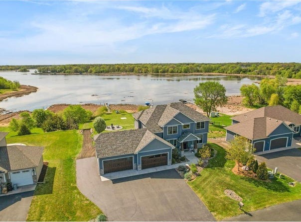 26042 Sunset Drive, Chisago City, MN 55013