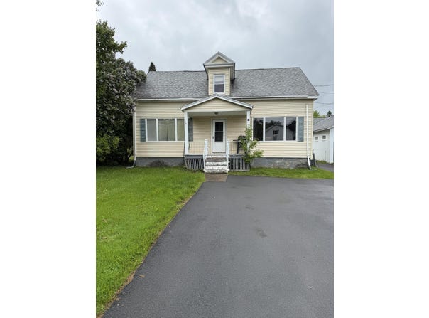 39 Spruce St. Street, Champlain, NY 12919