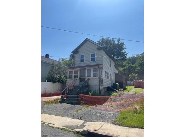14 Green St, Oxford Twp., NJ 07863-3264